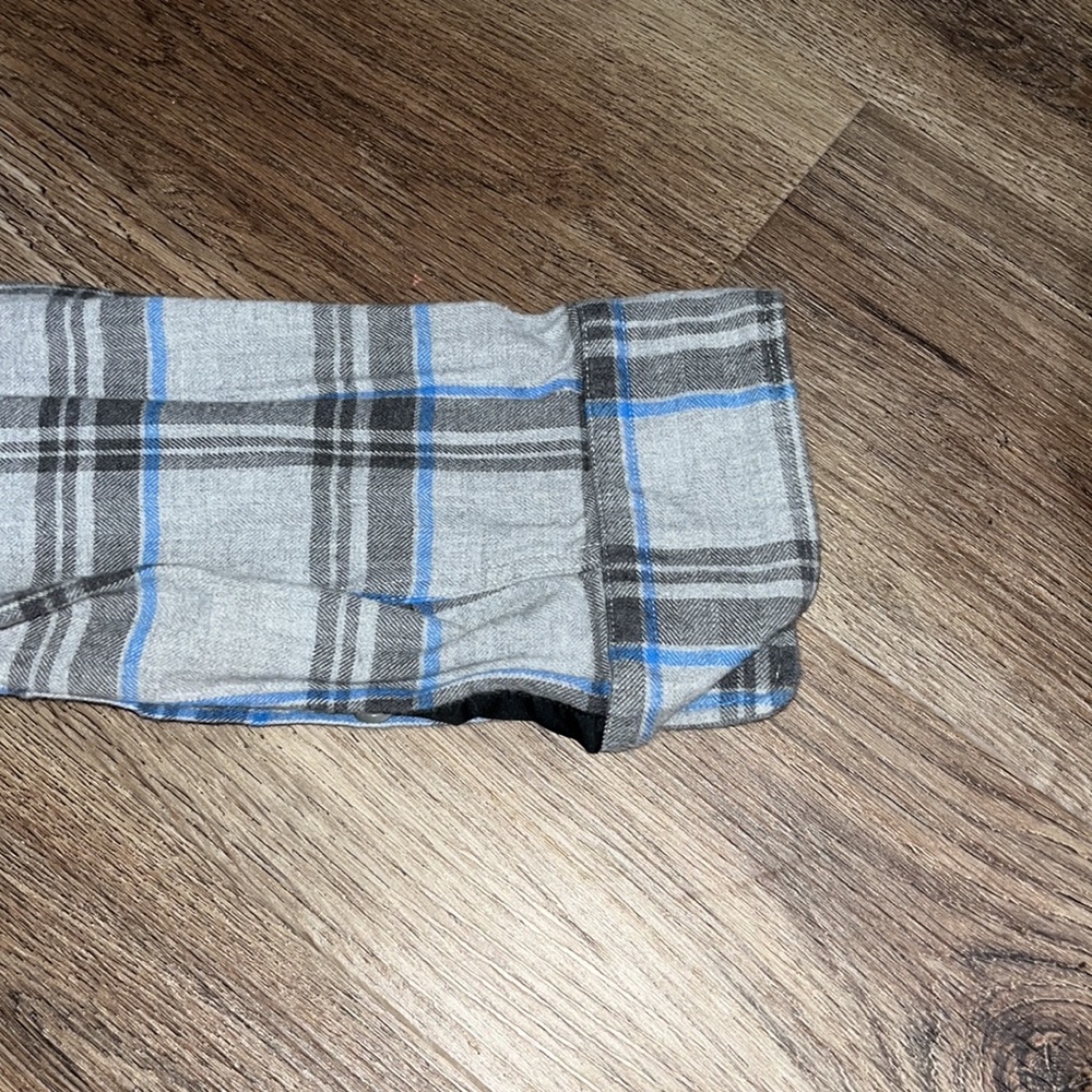 Hugo Boss Flannel In A Size Large - image 5